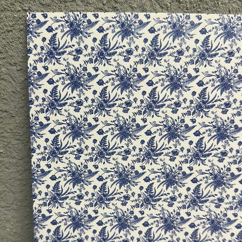 3166 - Blue and White Simple Flowers