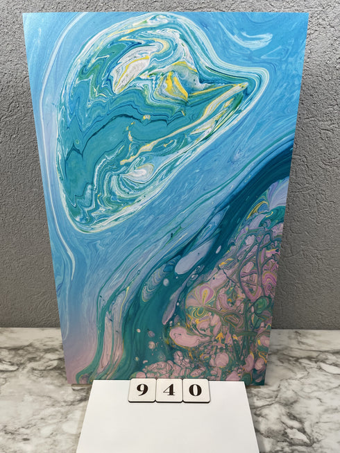 0940- Abstract Paint Pour