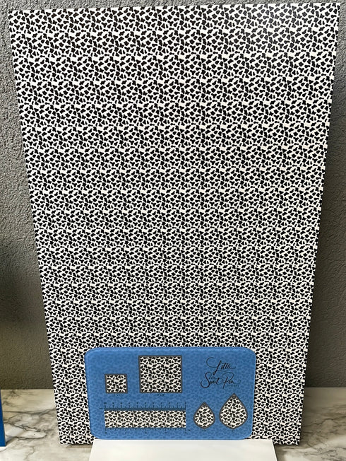 0312 - Small Cow Hide Black and White Pattern