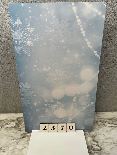2370 - Glistening Snowflakes - Blurred