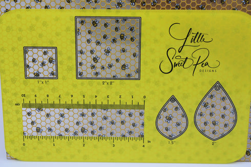 0530 - Micro Bees on Honeycomb Hive