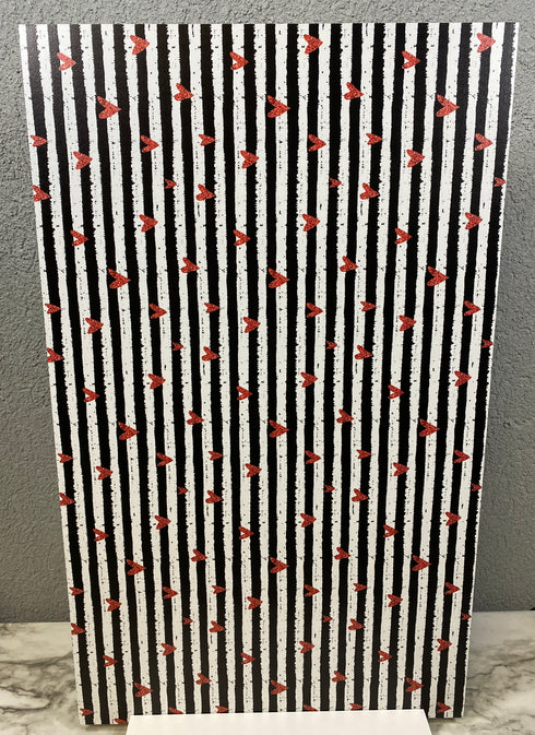 0404 - Classic Black and White with Red Hearts