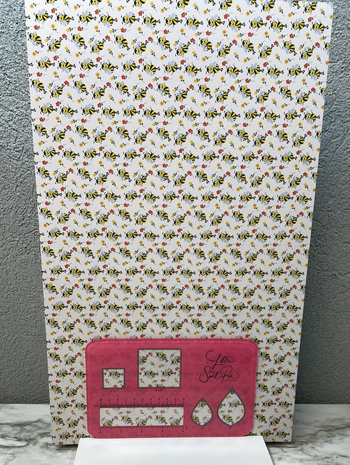 0673 - Love Bug Bee with Flowers